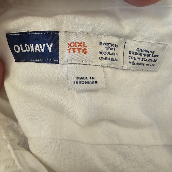 White Old Navy Men's Classic Fit Everyday Linen-Blend Blend Button Down Shirt - Picture 3 of 6